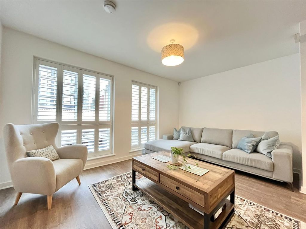 Property photo 2 of 22