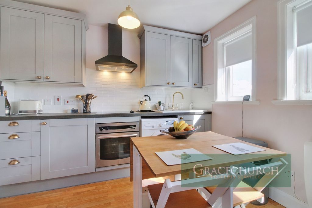 Property photo 2 of 7 Kitchen