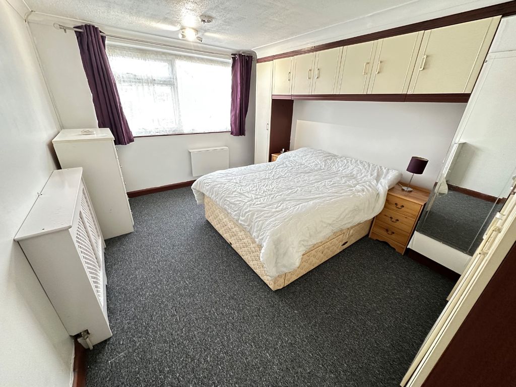 Property photo 1 of 9 3882230