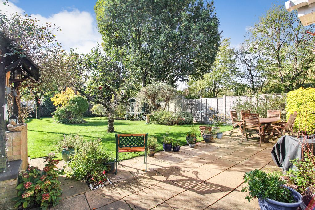 Property photo 3 of 18