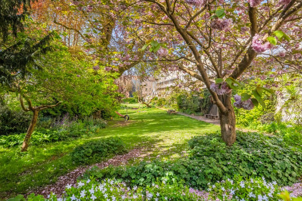 Property photo 2 of 30 Communal Gardens