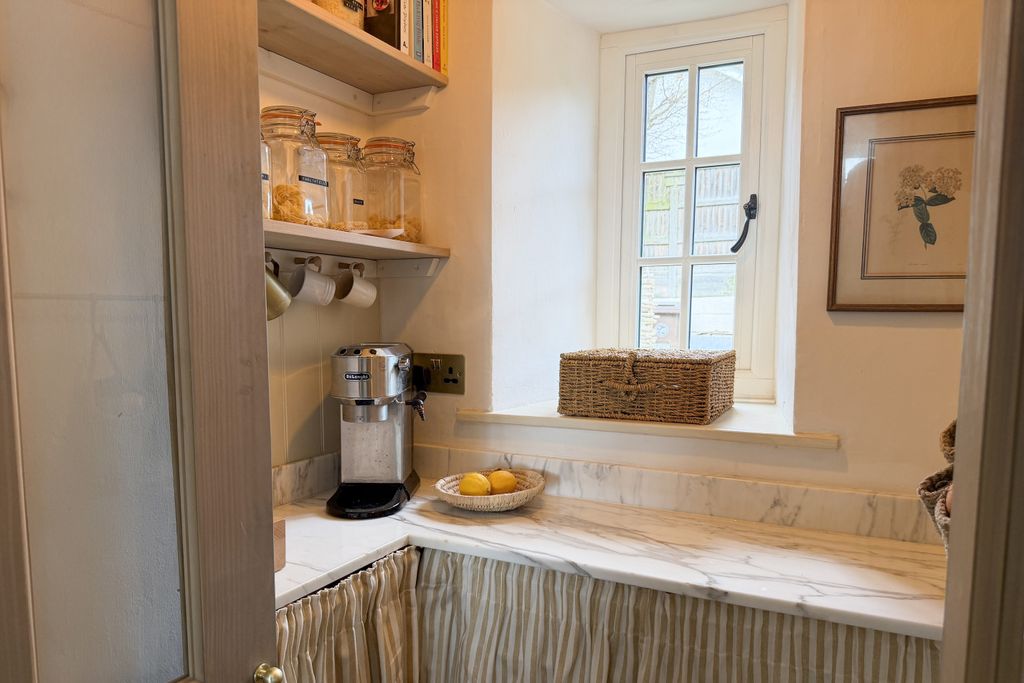 Property photo 3 of 26 3A