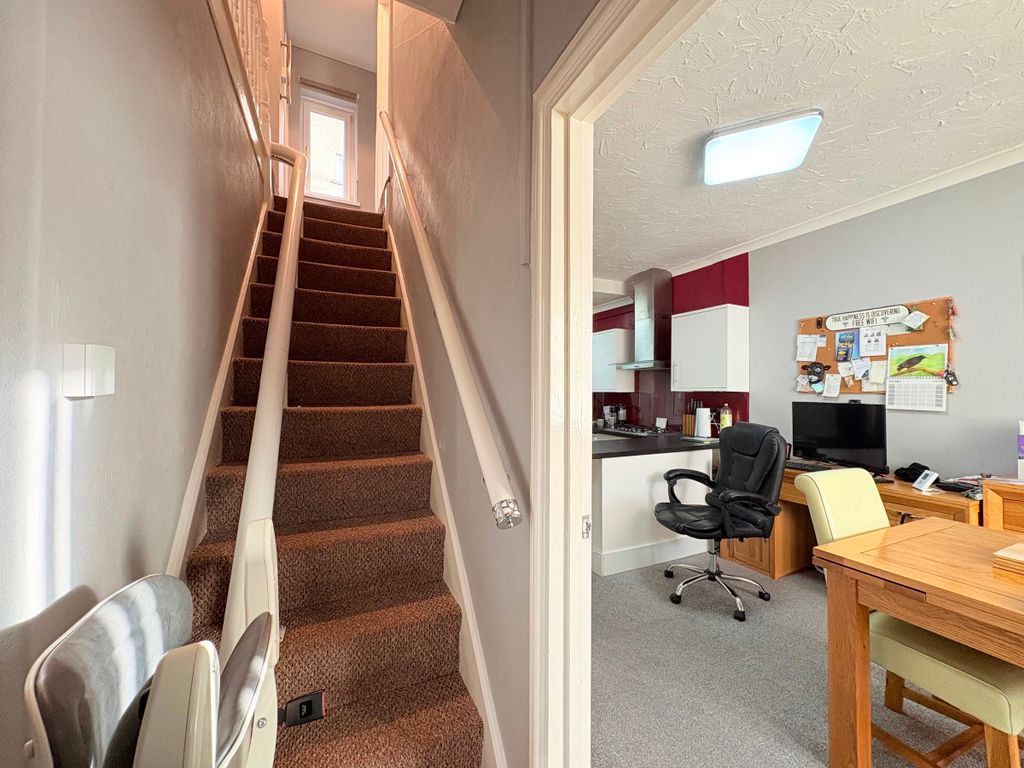 Property photo 3 of 22