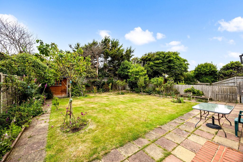 Property photo 2 of 35