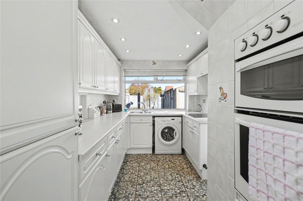 Property photo 3 of 17 Picture No. 10