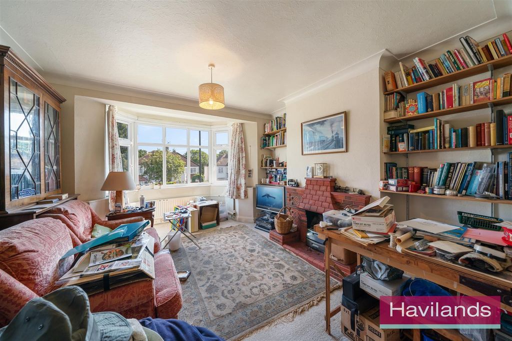 Property photo 2 of 12 Hadley Way-2.Jpg