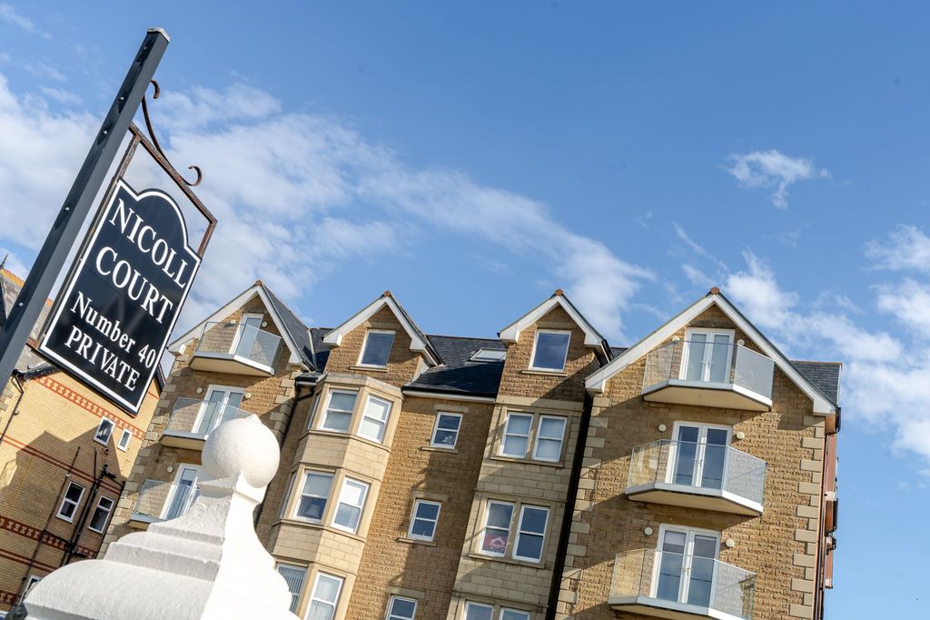 Property photo 1 of 37