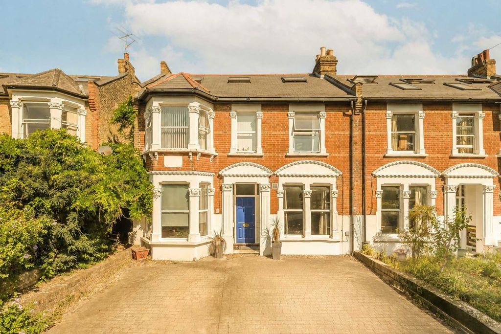 Property photo 1 of 6