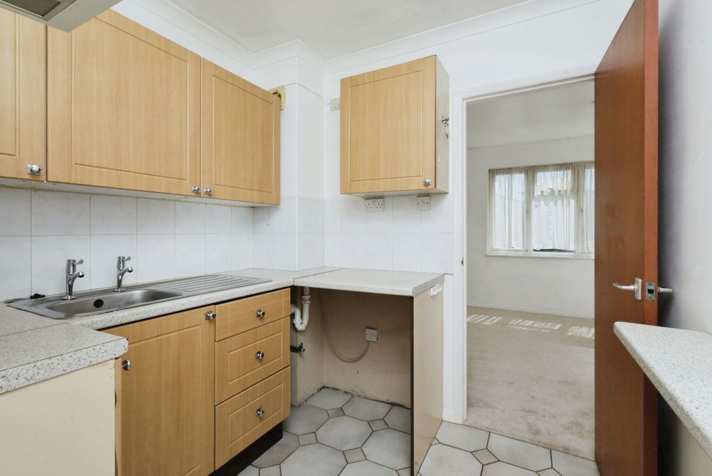 Property photo 3 of 12 Pbox-Img.Jpg