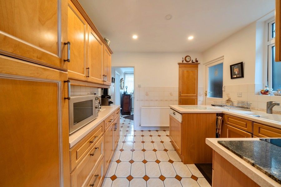 Property photo 2 of 20