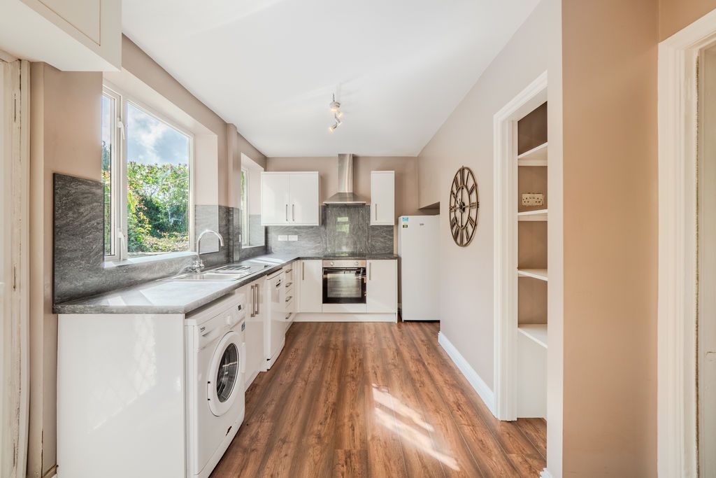 Property photo 3 of 15 Photo 4