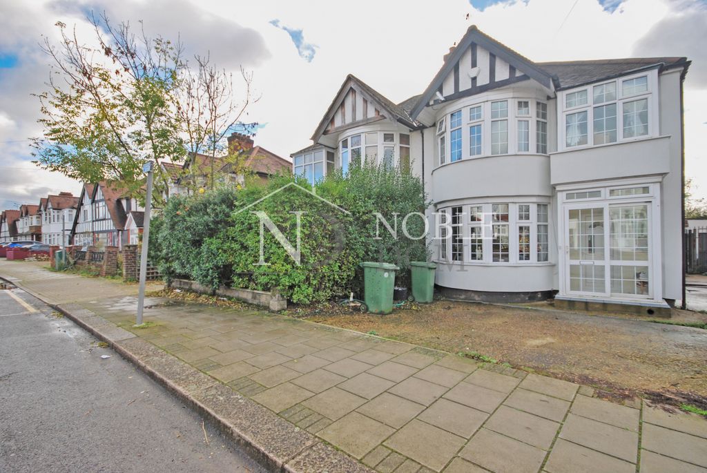 Property photo 1 of 15 3 Bedroom Semi-Detached House In Sudbury Hill