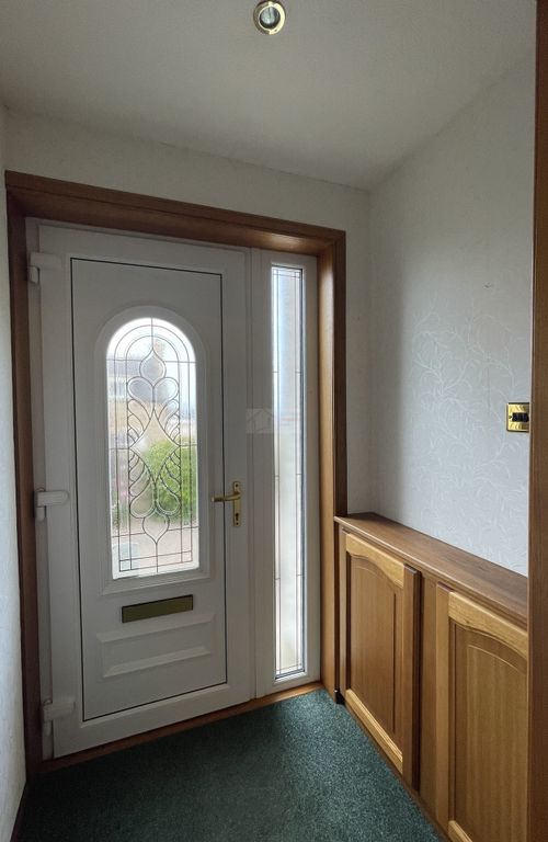Property photo 2 of 20 Vestibule