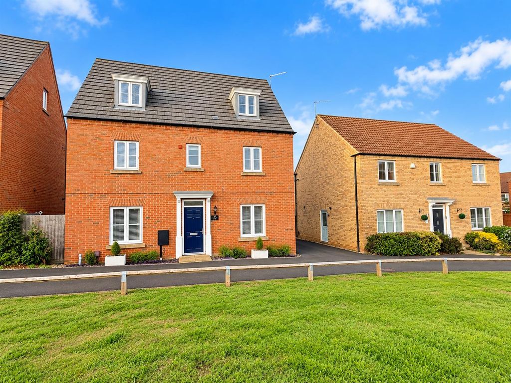 Property photo 1 of 40 74ee3ba7-1515-4Bea-Ab45-70E9E4B6Bd3F.Png