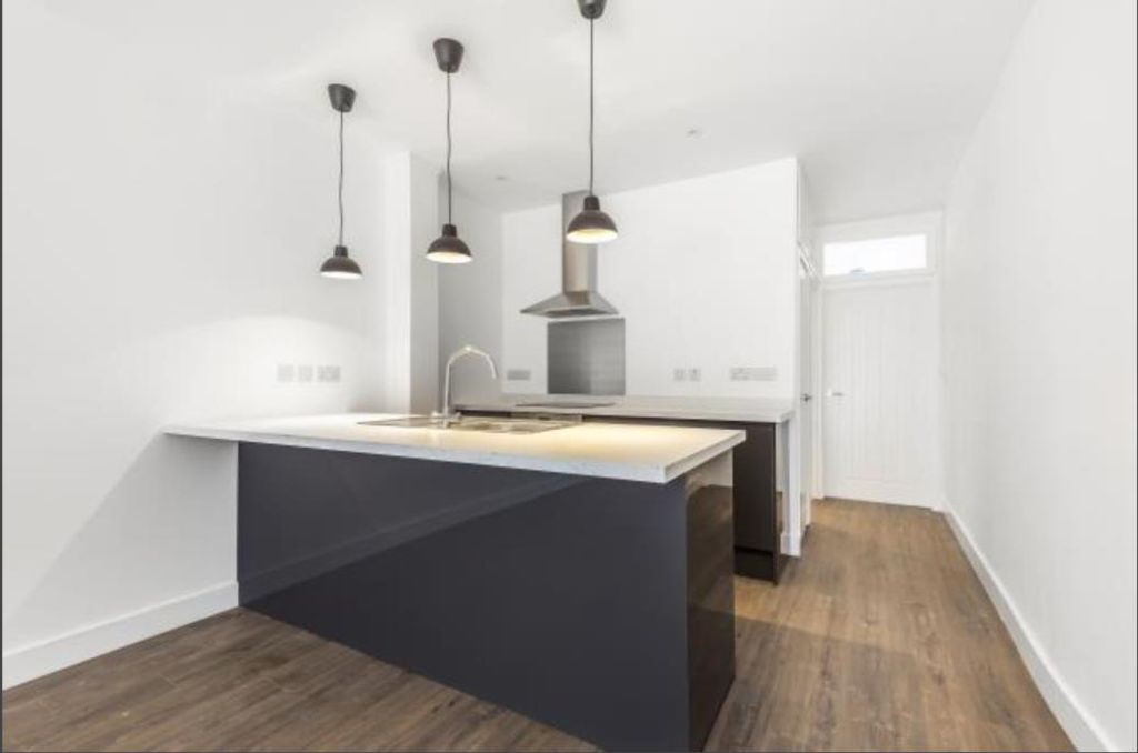 Property photo 2 of 6 Kitchen 3.Png