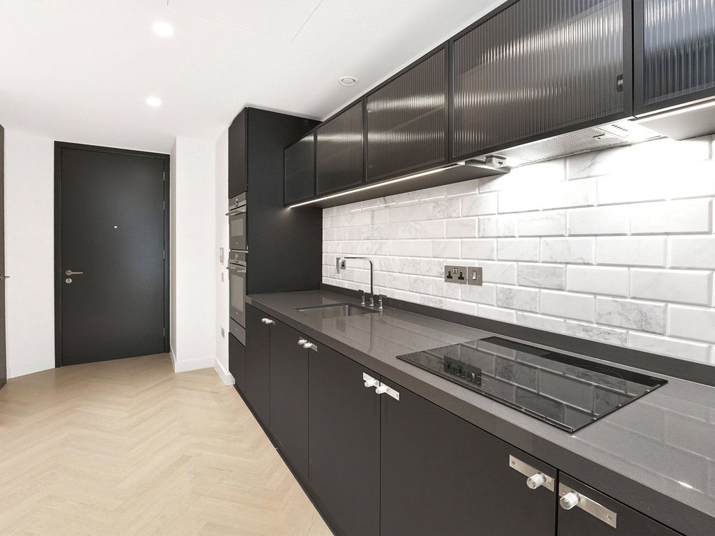 Property photo 1 of 15 One Crown Place