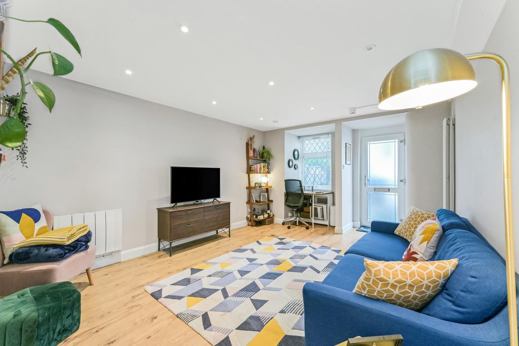 Property photo 2 of 12