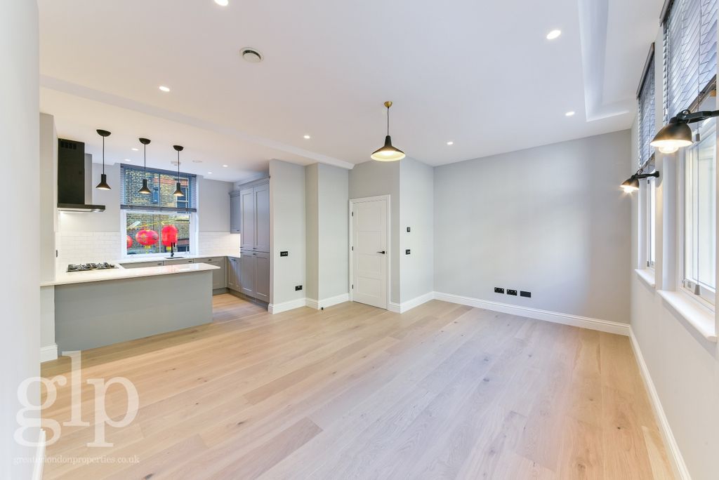 Property photo 1 of 12 973532