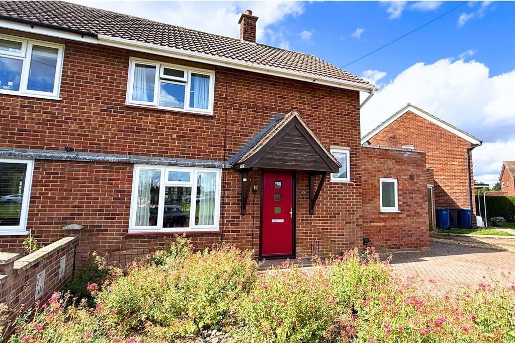 Property photo 1 of 26 Front Garden