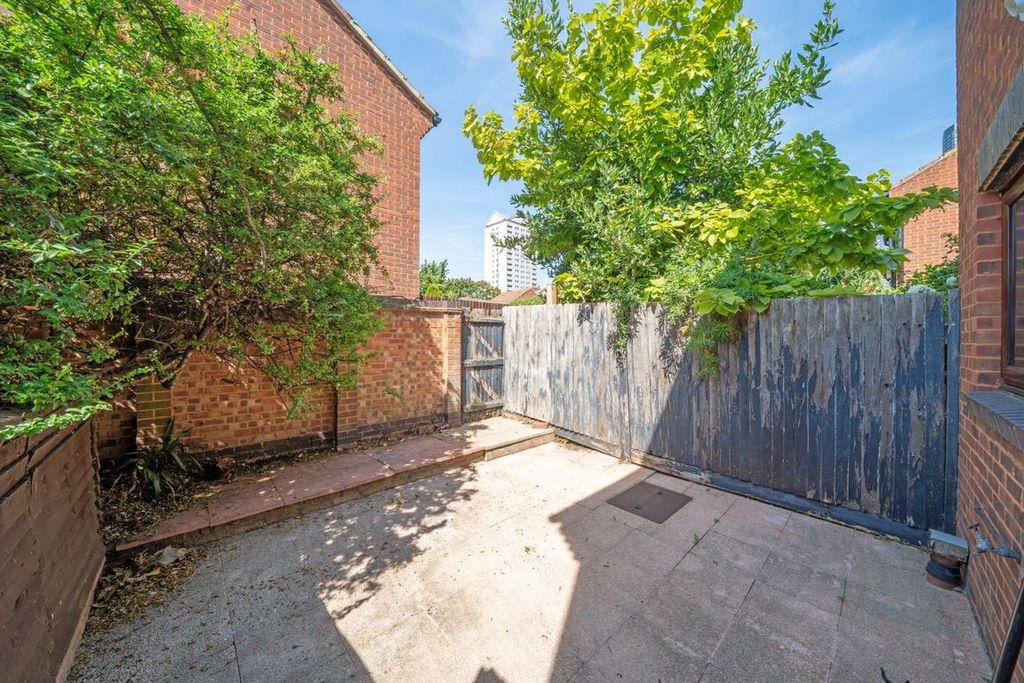 Property photo 2 of 6