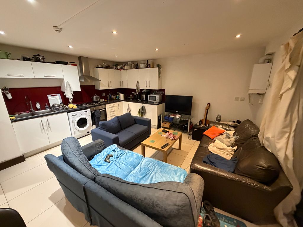 Property photo 2 of 5 Images