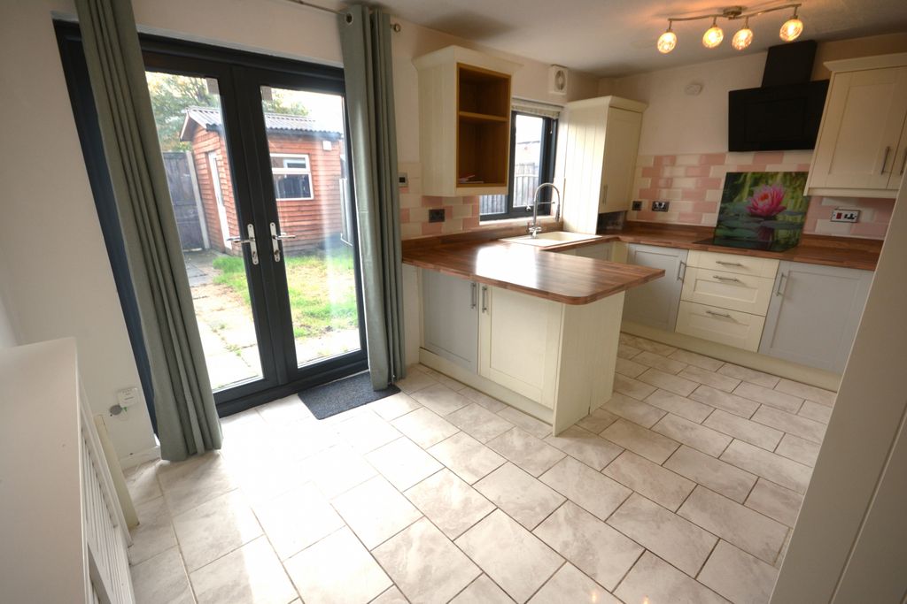 Property photo 3 of 14 Kitchen/Diner