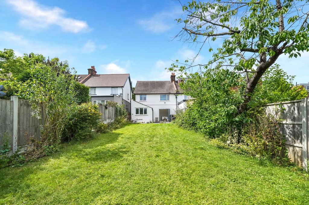 Property photo 2 of 26