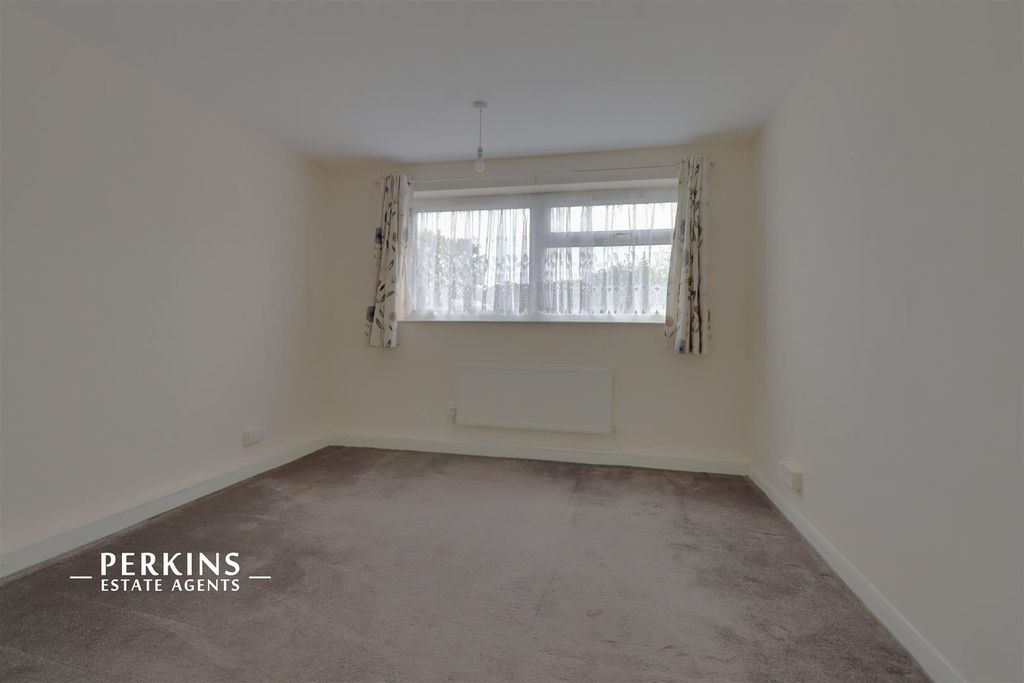 Property photo 3 of 4 Bed 1.Jpg