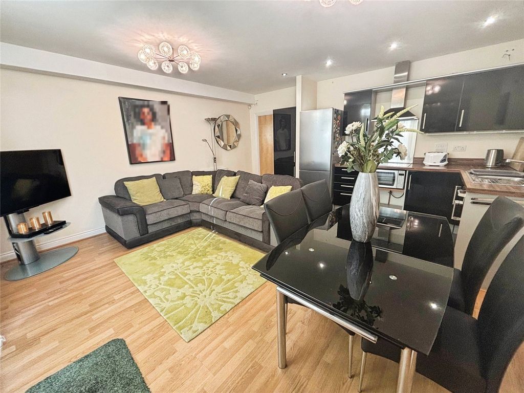 Property photo 2 of 8 Living/Kitchen