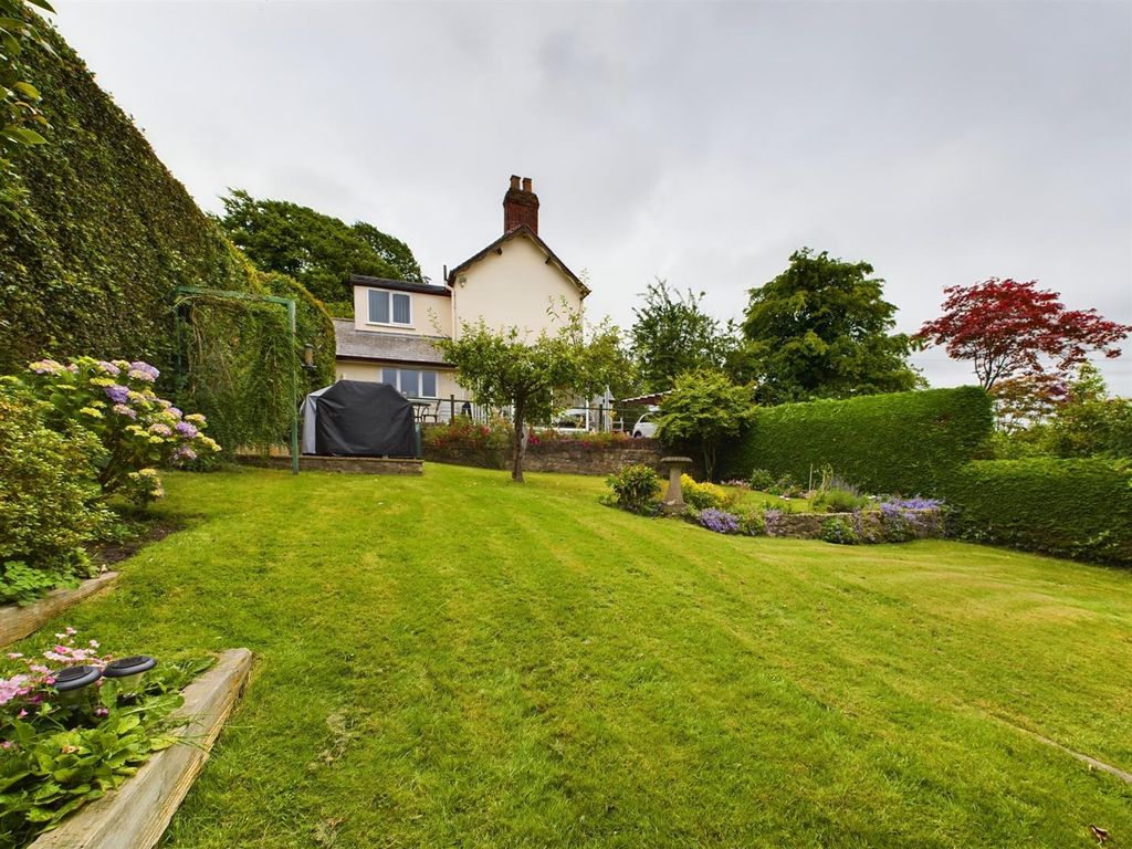 Property photo 3 of 43 Cam03999G0-Pr0004-Still039.Jpg