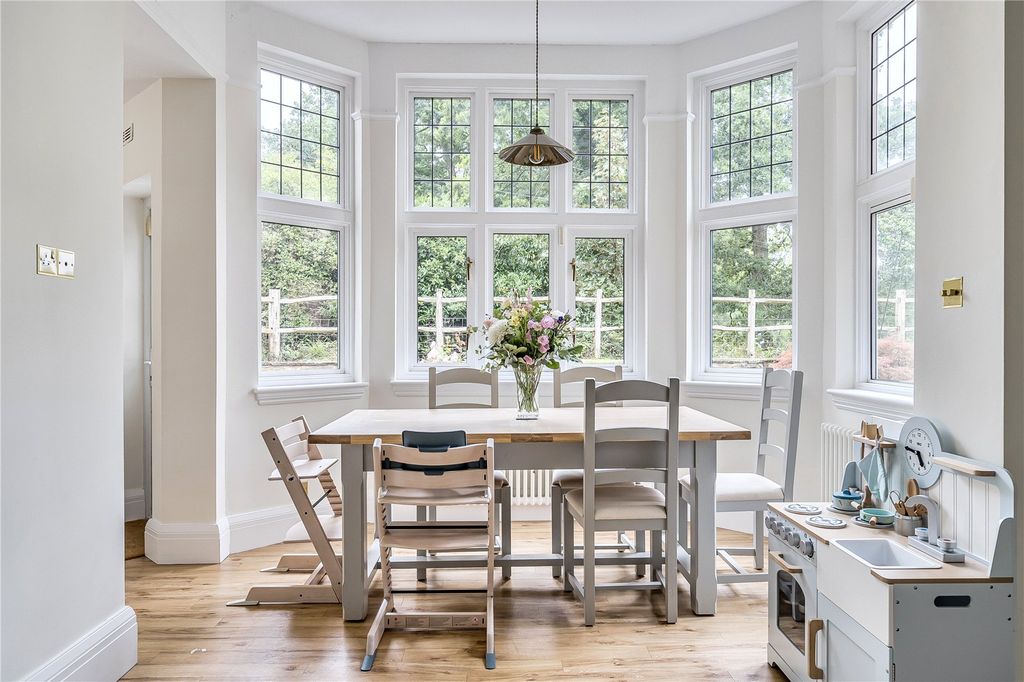 Property photo 3 of 9 Dining Room