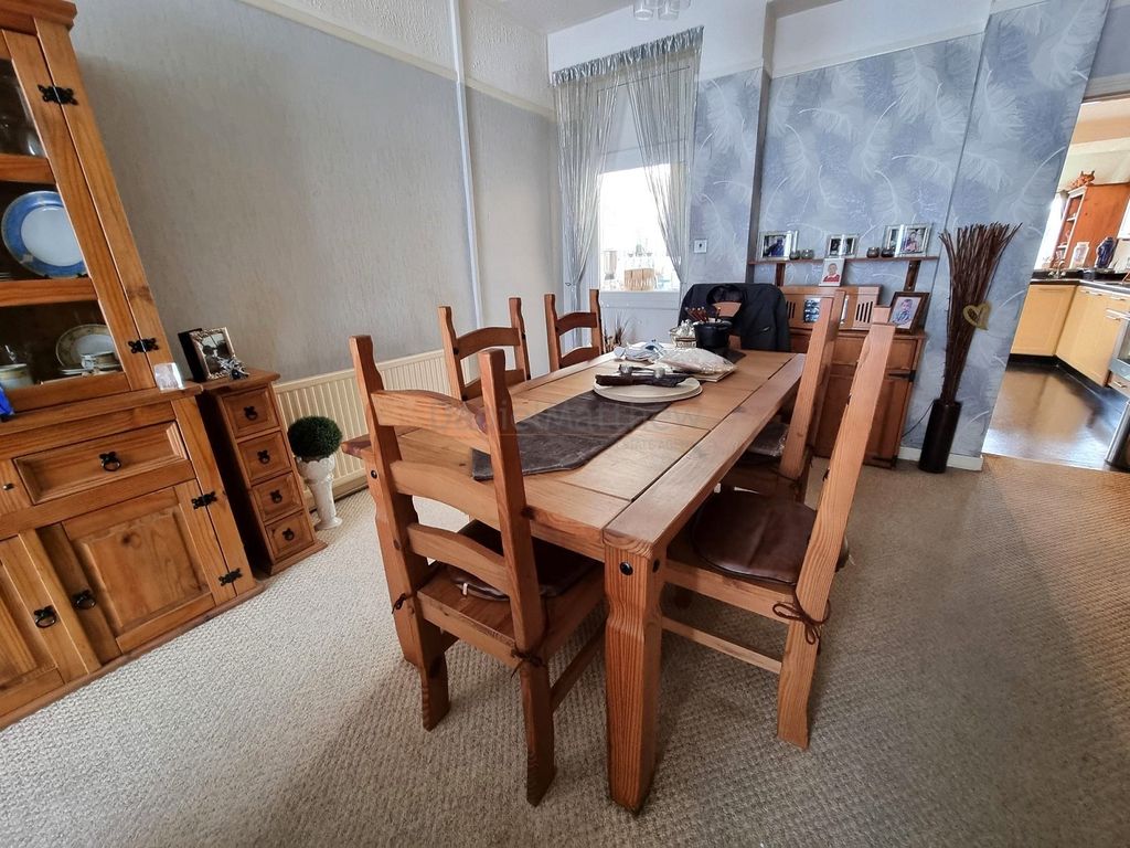 Property photo 3 of 17 Dining Room- Lounge