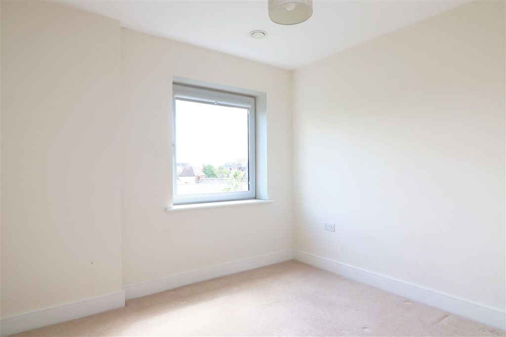 Additional image 15 of 2 bed flat for saleLondon Road, East Grinstead RH19