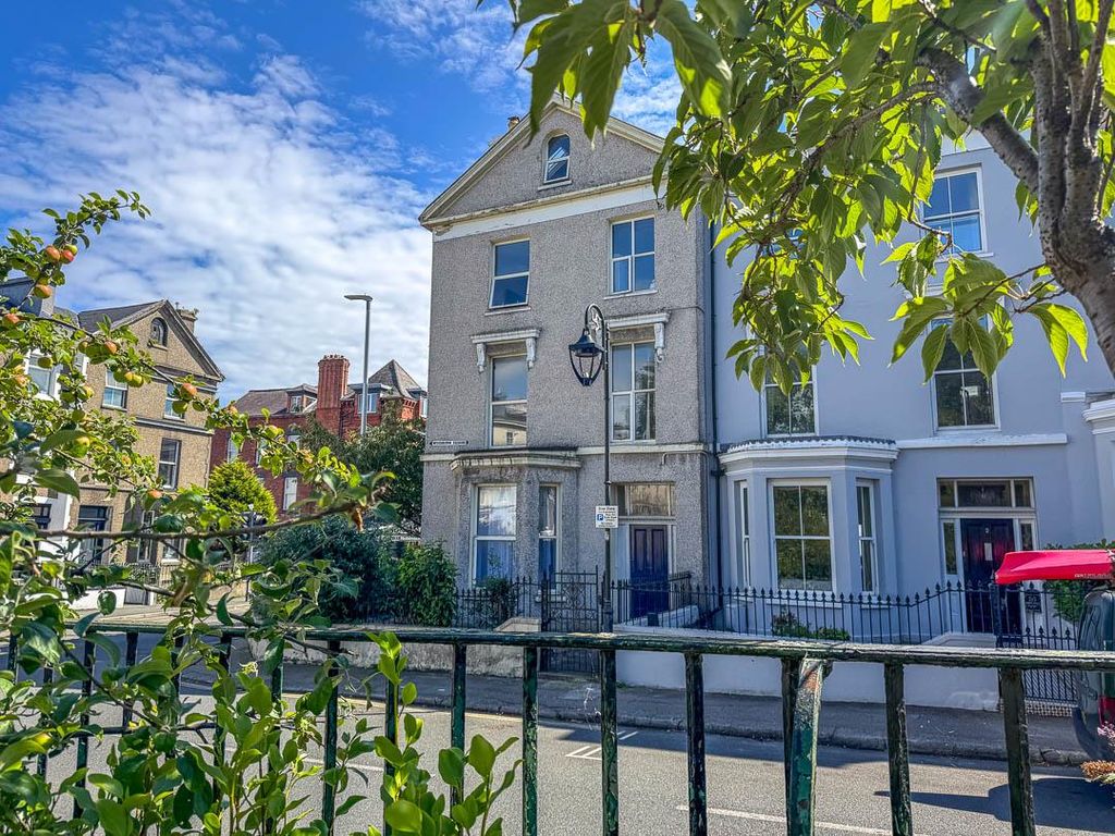Property photo 1 of 15 Flat 1, 1 Woodburn Square (15).Jpg