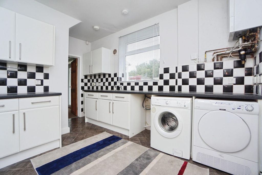 Property photo 2 of 18 Kitchen