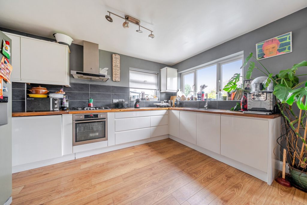 Property photo 3 of 18 1429290-8-69B92F3...