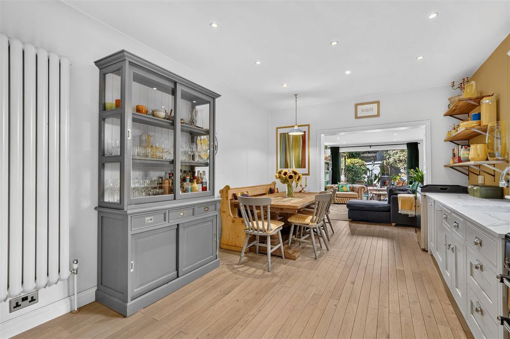Property photo 3 of 11 Thorney Hedge Road, W4 - For Sale