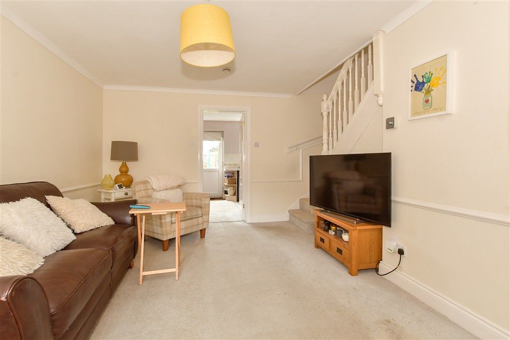 Property photo 3 of 8 Lounge