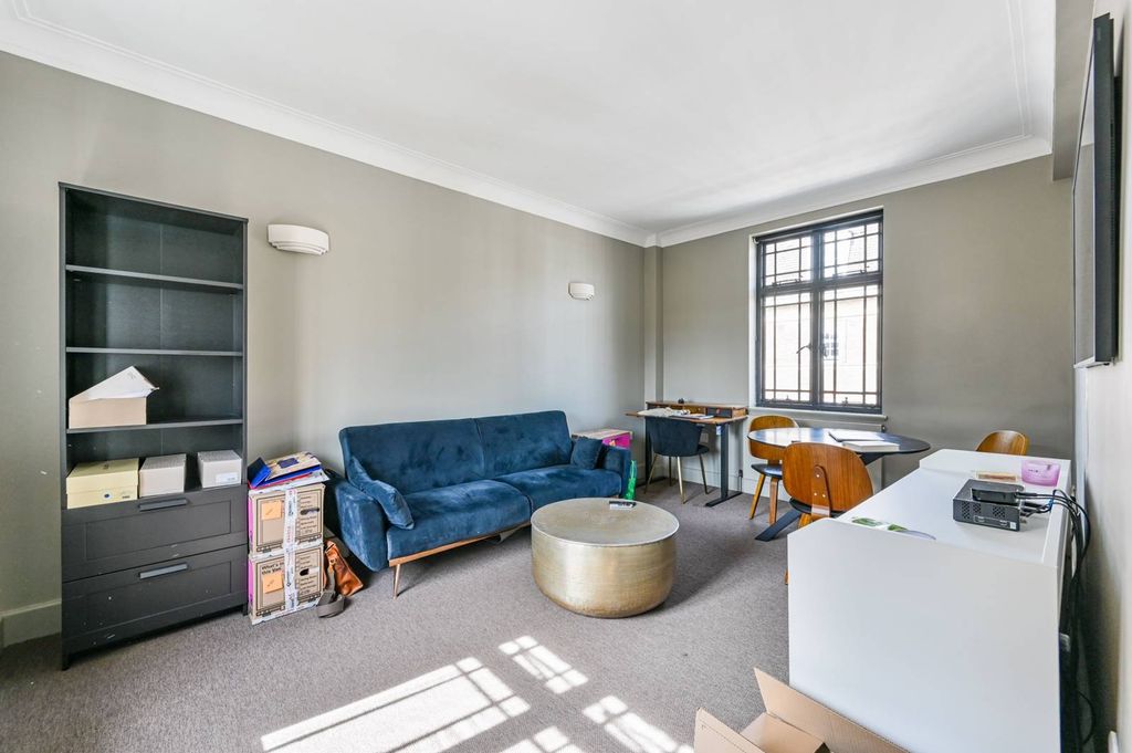 Property photo 3 of 6