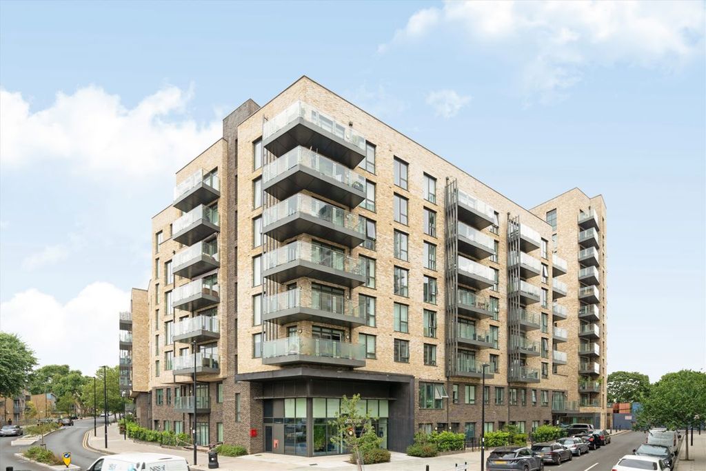 Property photo 1 of 2