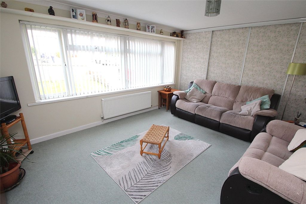 Property photo 2 of 17 Picture No. 01