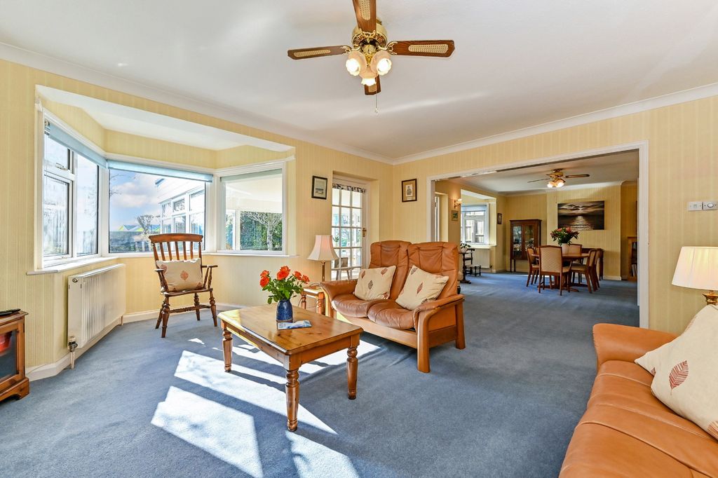 Property photo 3 of 41
