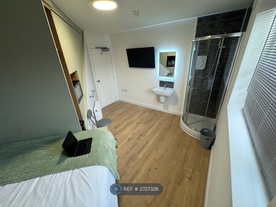 Property photo 2 of 13 Bedroom 1