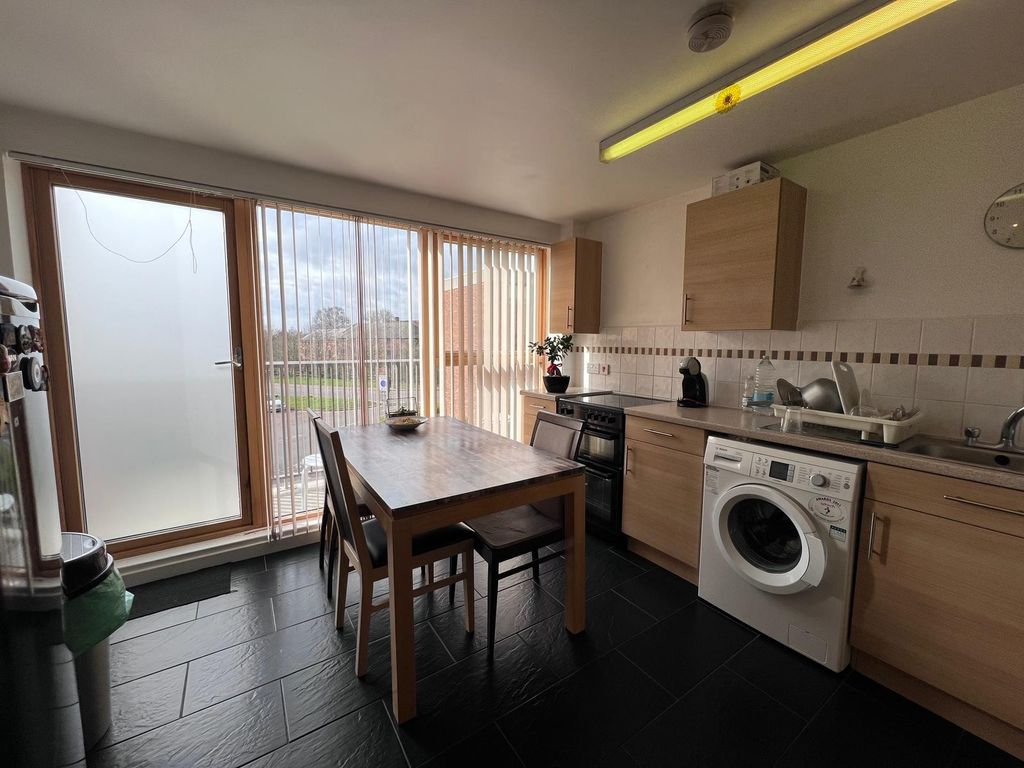 Property photo 3 of 10 Front