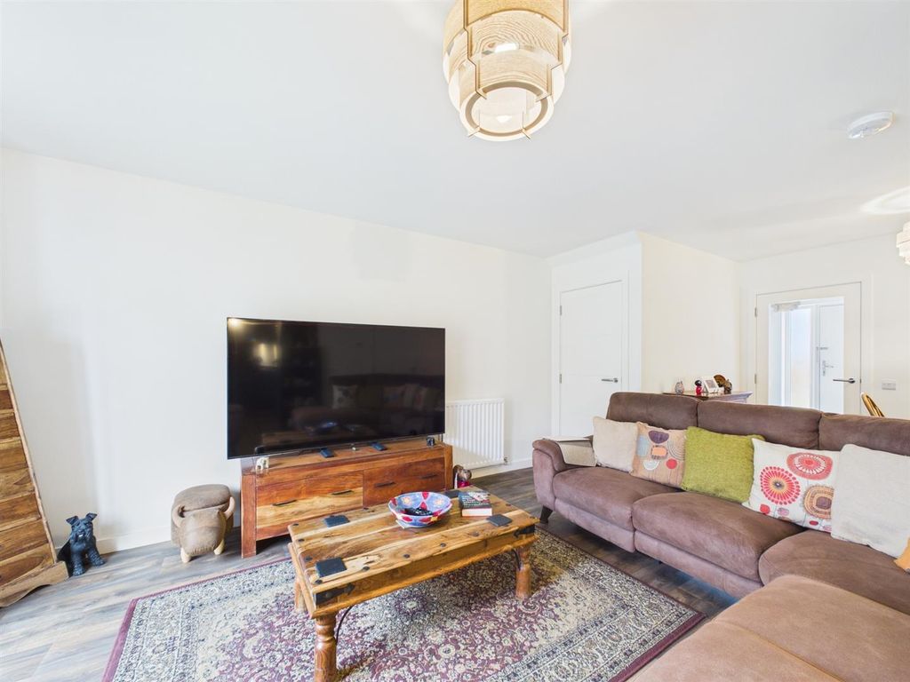 Property photo 3 of 21 Cam01486G0-Pr1051-Still007.Jpg