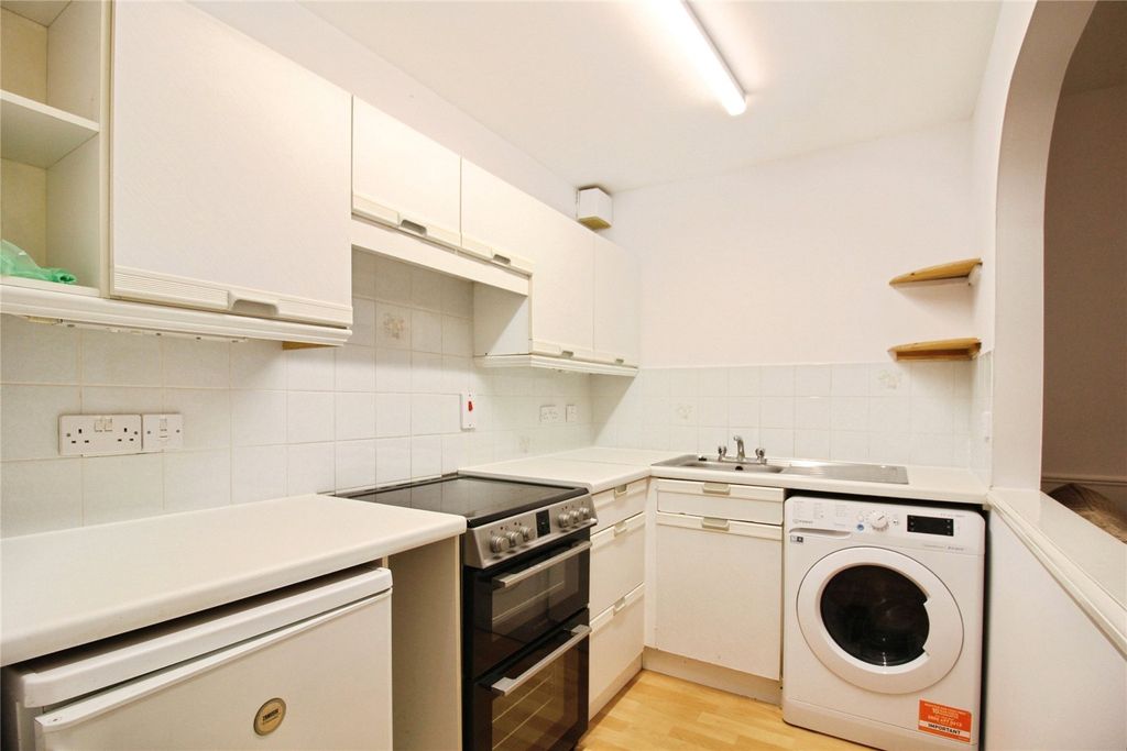 Property photo 3 of 7 Picture No. 06