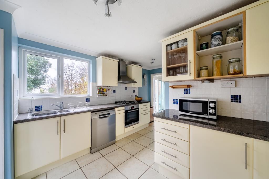 Property photo 2 of 22 Kitchen