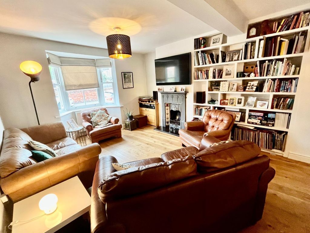 Property photo 2 of 23