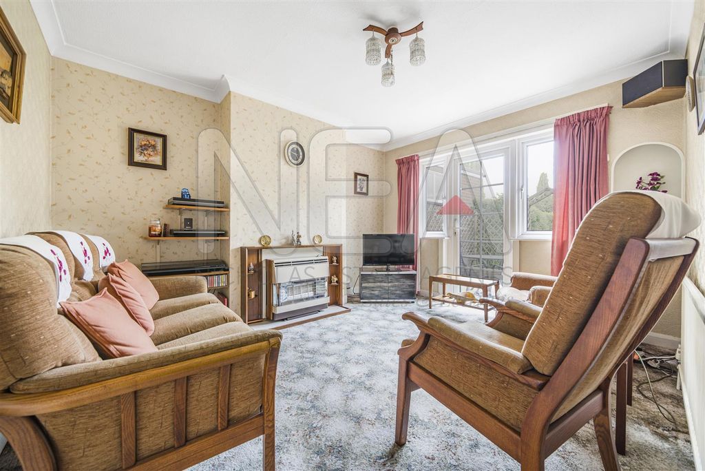 Property photo 2 of 15 Living Room