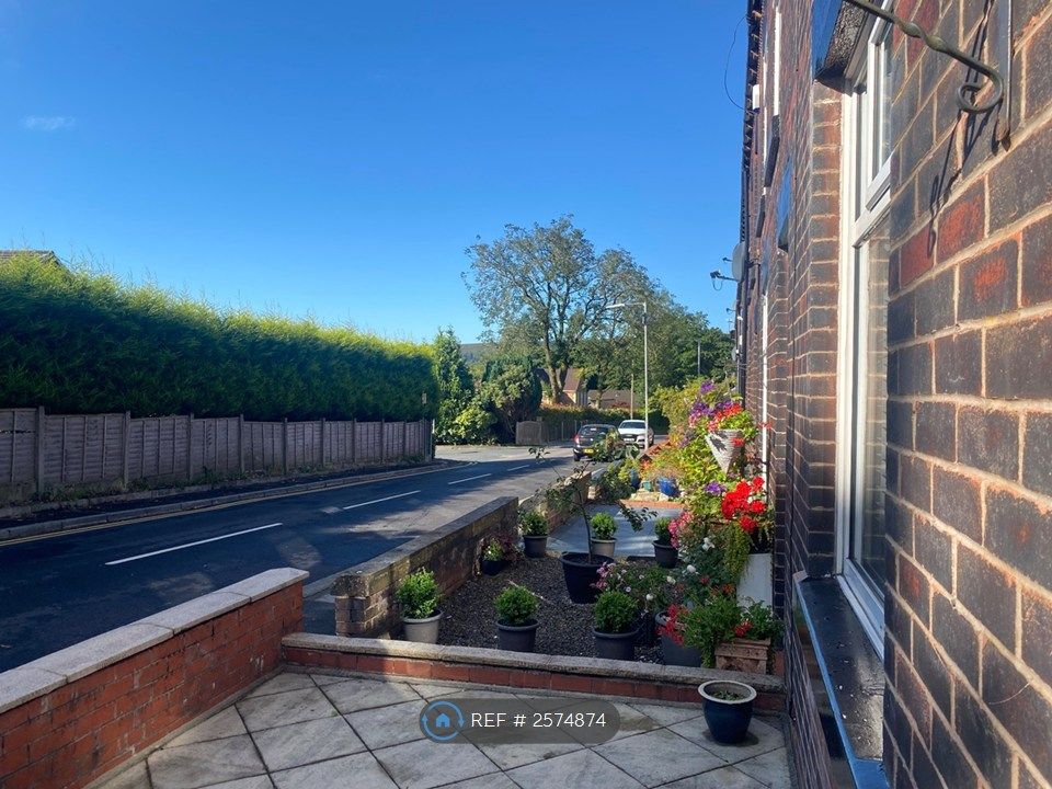 Property photo 1 of 21 Charming House In Egerton